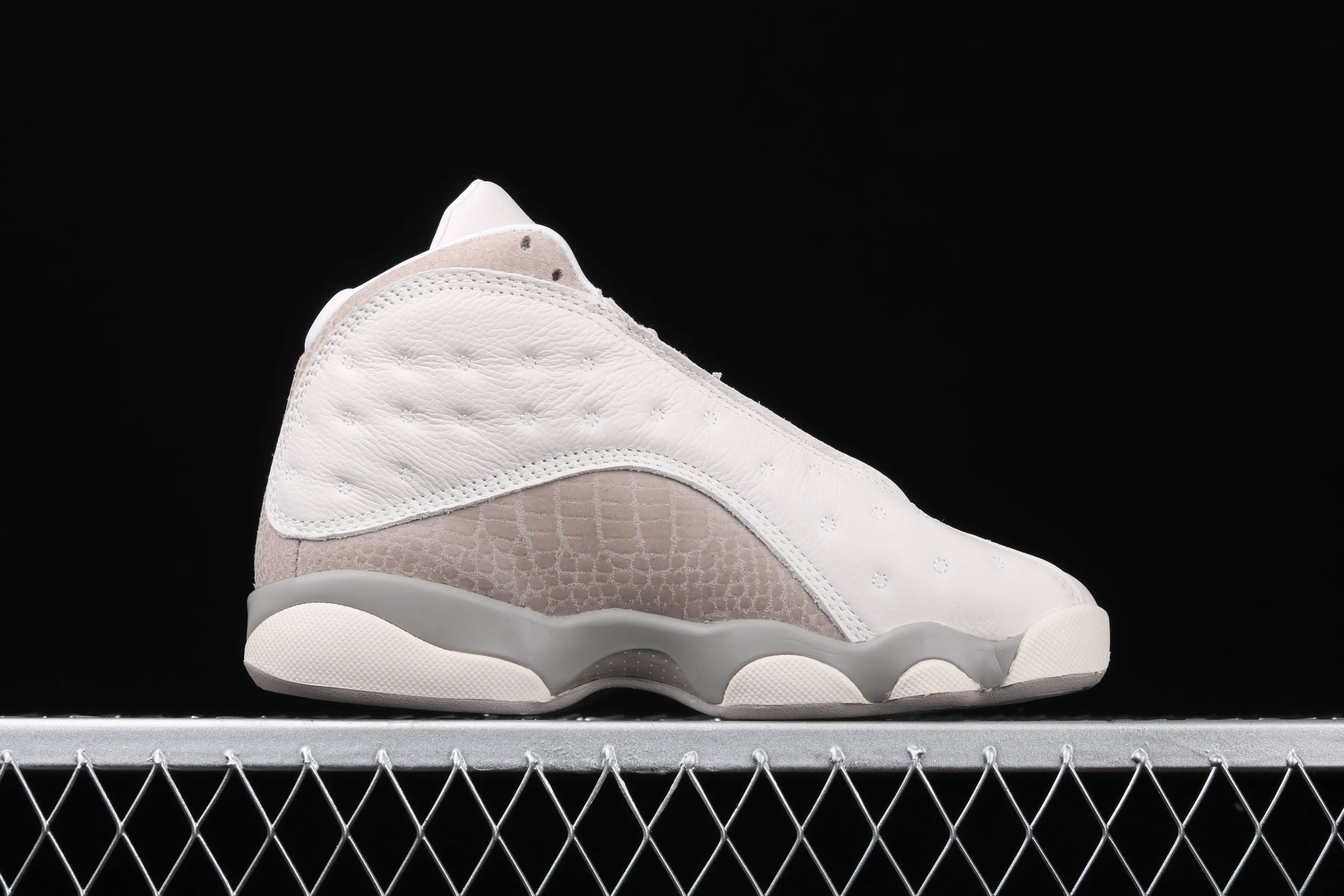 All Categories Air Jordan Jordan Series Basketball Shoes Air Jordan 13 Air Jordan 13 Phantom AJ13 Joe 13 Gray and White Earl Basketball Shoes Real Head Layer Real Cat Eyes AQ1757-004